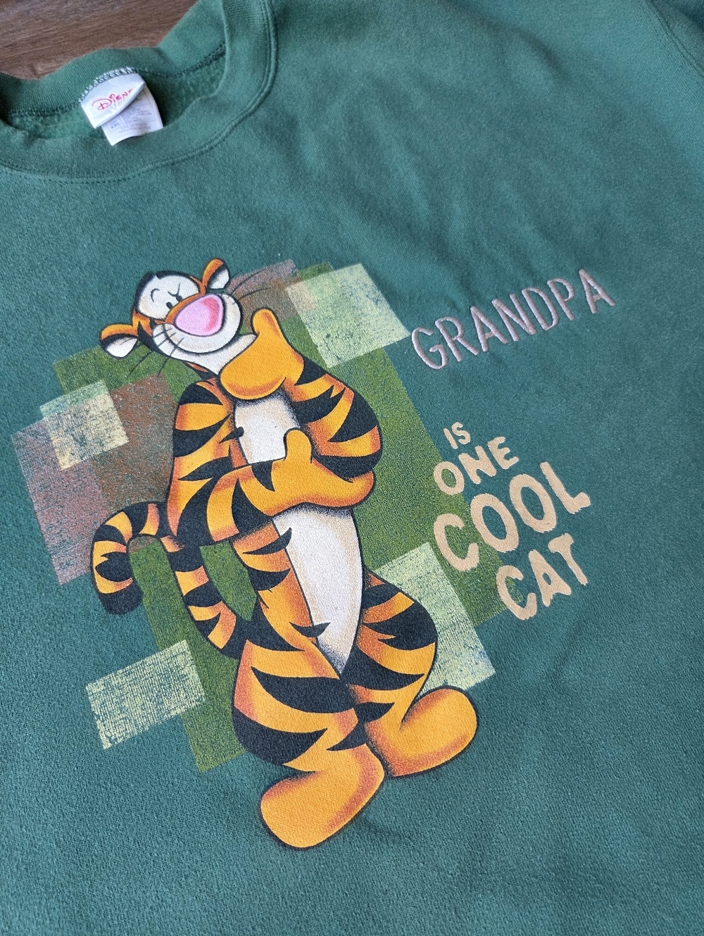 Vintage 90s Winnie the Pooh Tigger Disney Store Cool Cat Grandpa Sweatshirt - Picture 3 of 8